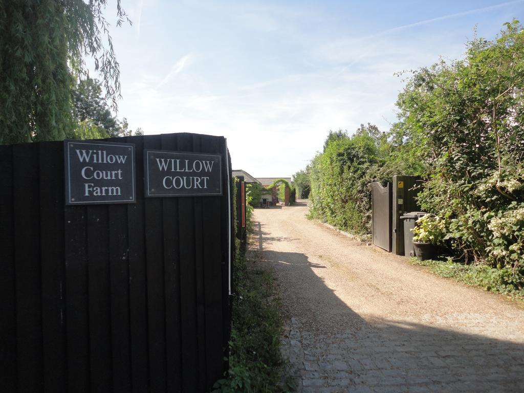 Willow Court Farm Studio West & Petting Farm, 8 Mins To Legoland & Windsor, 15 Mins To Lapland Uk Vila Exterior foto