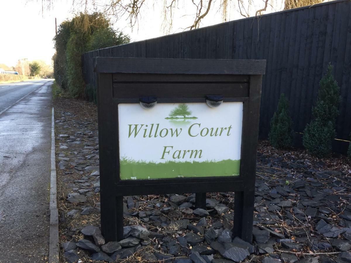 Willow Court Farm Studio West & Petting Farm, 8 Mins To Legoland & Windsor, 15 Mins To Lapland Uk Vila Exterior foto